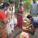 南インド各地（貧しい人びとのために家を建設中）