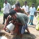 南インド各地（貧しい人びとのために家を建設中）